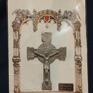 Silver Pewter Crucifix Pendant/Pin